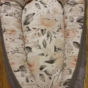 Baby nest, peach and grey floral