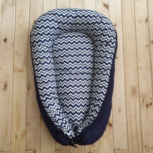 Baby nest, navy chevron inner, navy outer