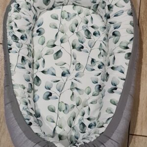Eucalyptus leaf